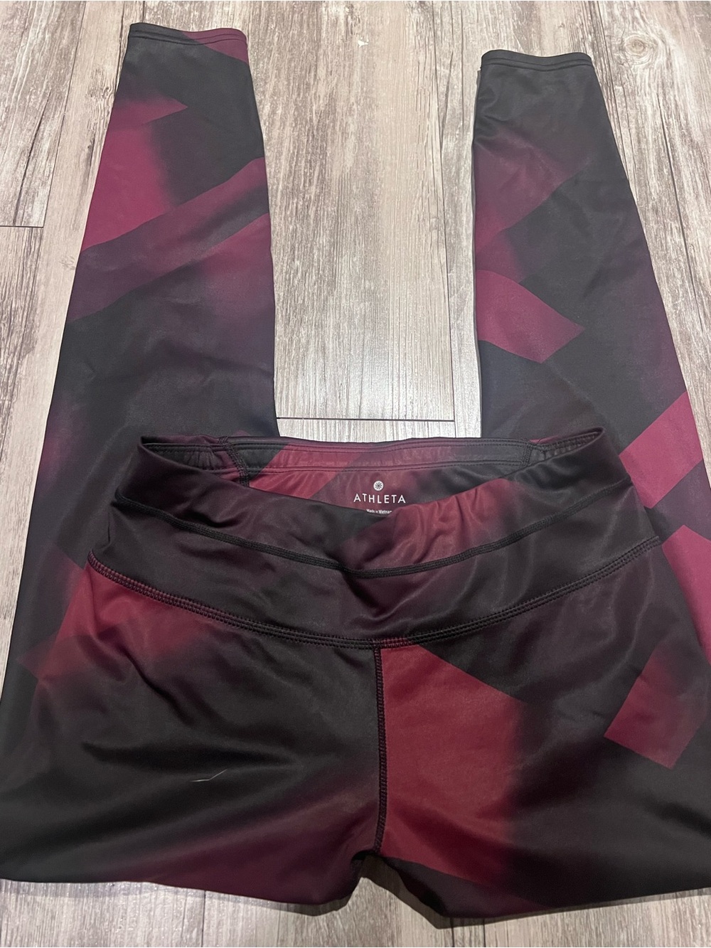 Athleta Black & Burgundy Geometric High-Rise Leggings